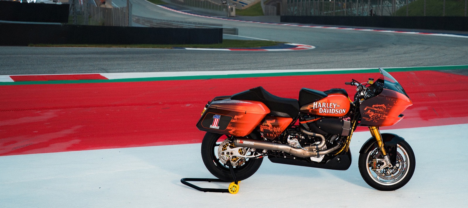 Harley-Davidson Bagger auf der Rennstrecke des Red Bull Ring – FIM Harley-Davidson Bagger World Cup, MotoGP-Wochenende Spielberg